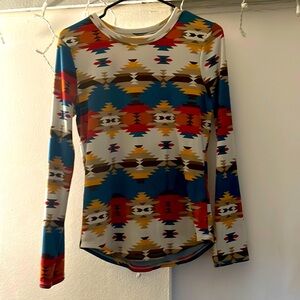 the size is L for 11-13 and the color typical colors.